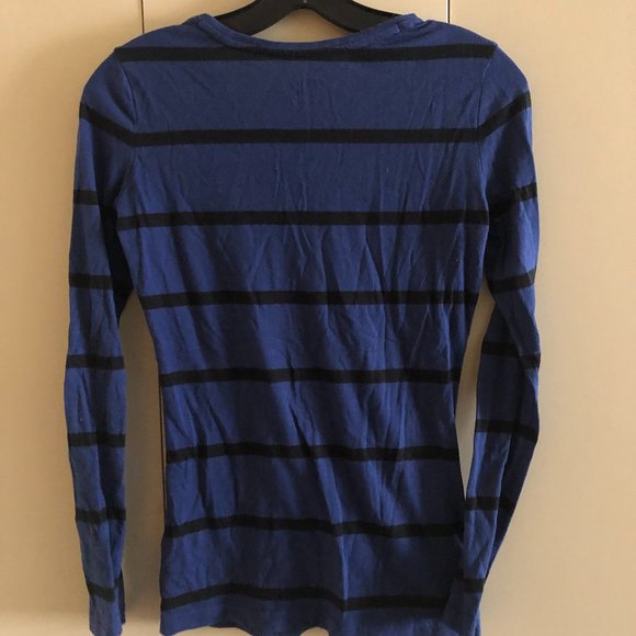 Women's Fitted V-Neck Shirt - Picture 2 of 2